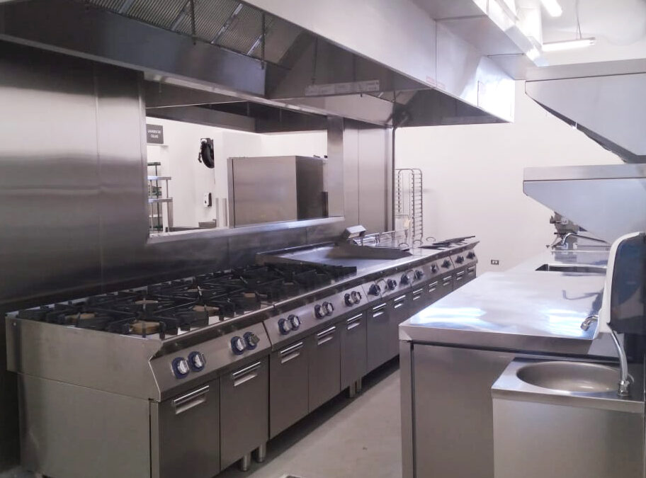 Tipos de acero inoxidable usados en cocinas industriales