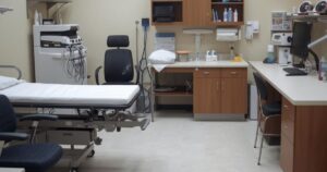 equipos para abrir una clínica